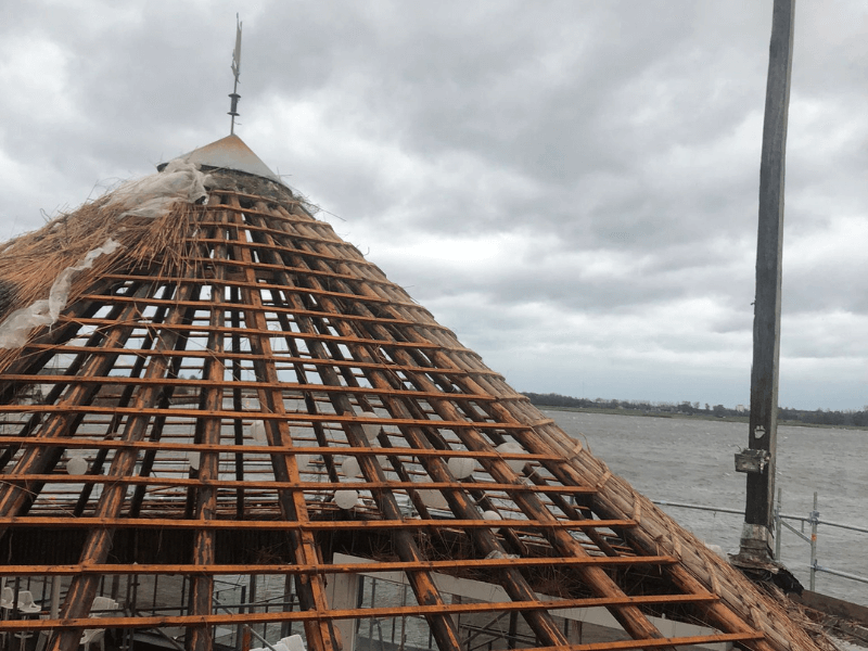 Sloop achterkant brasserie Milo Kaag eiland